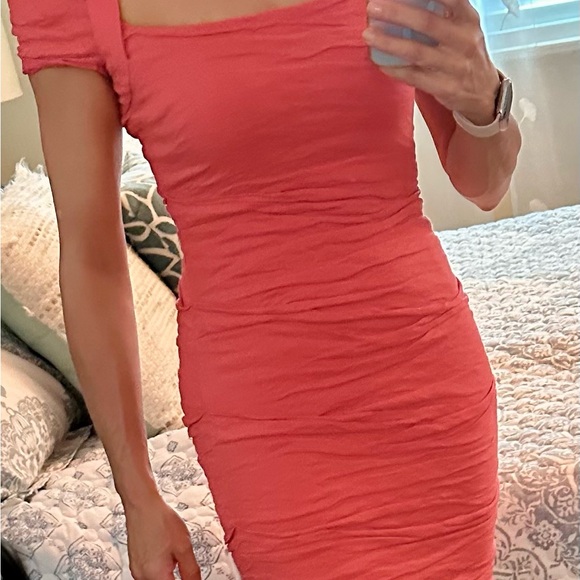 Nicole Miller Artelier Elegant Coral Stretchy  Mini Dress size 8 - Picture 2 of 10